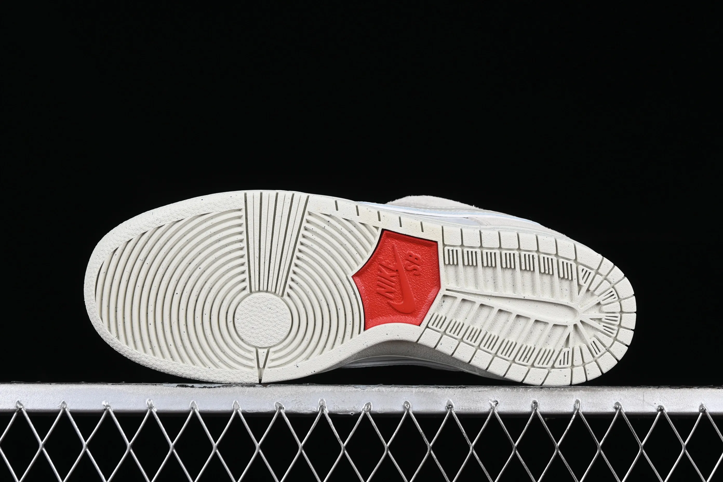 All Categories Nk SB Dunk Series Nk SB Dunk Low Low-top Sneakers J Version Nk SB Dunk Low 2024 Valentine's Day Theme SB Low-top Casual Sneakers FZ5654-100